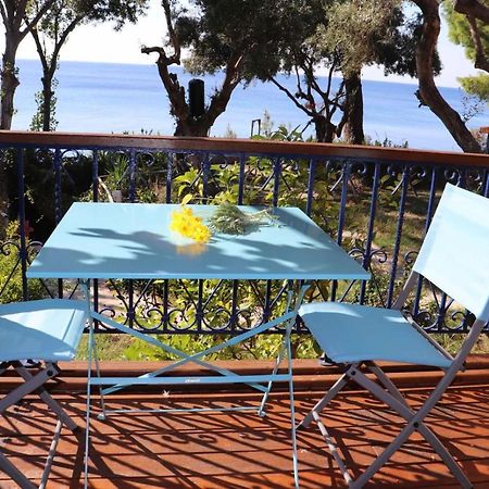 Mathesi apartment balcony Elia Nikitis Bagian luar foto